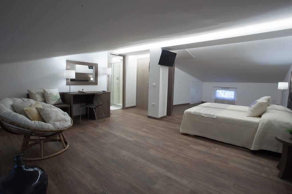 Magnifica Luxury Suites Assise Extérieur photo